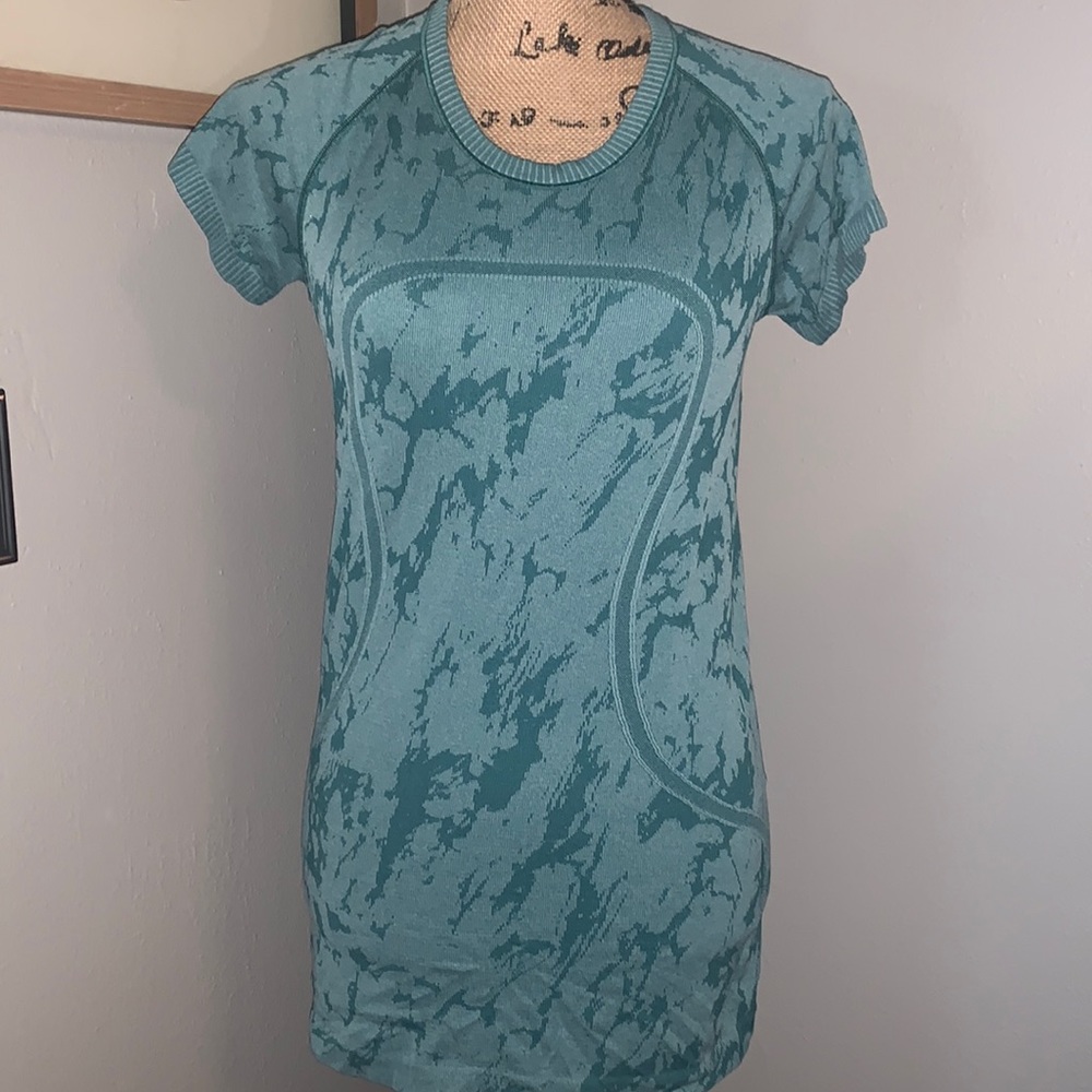 Lululemon tops